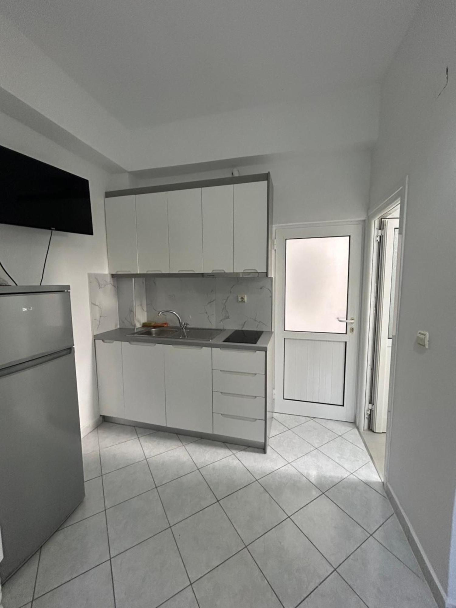Caushi Apartments คซามิล ภายนอก รูปภาพ