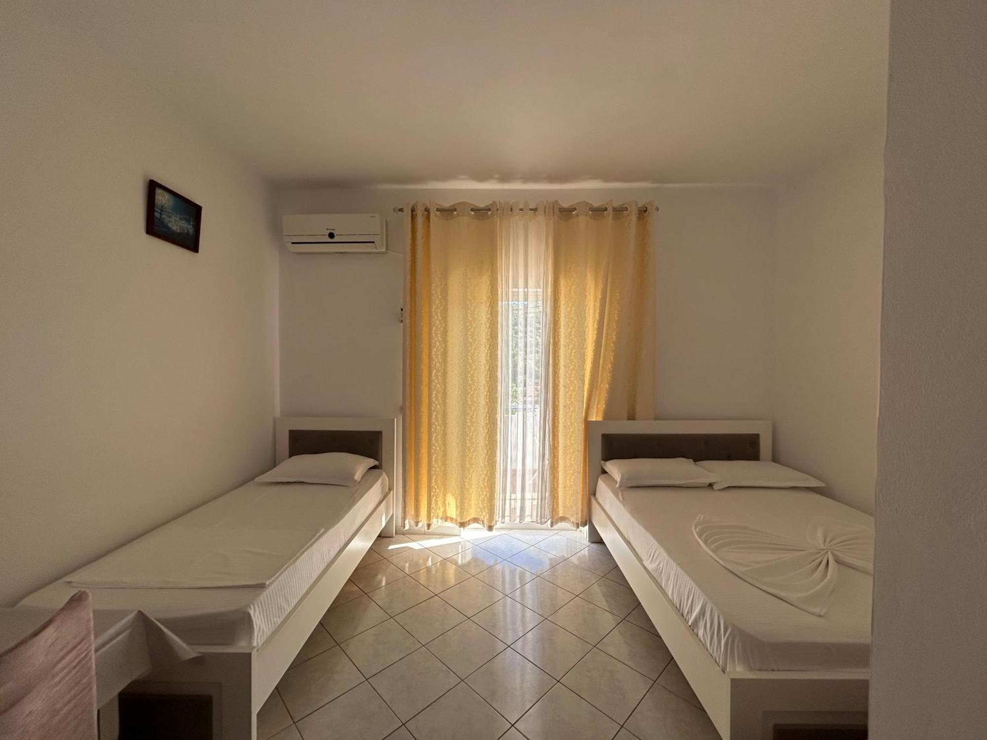 Caushi Apartments คซามิล ภายนอก รูปภาพ