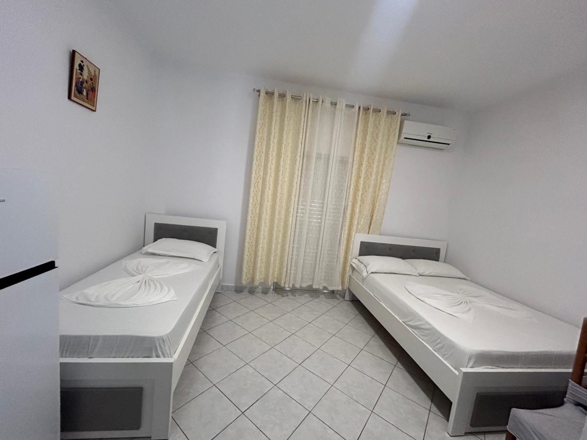 Caushi Apartments คซามิล ภายนอก รูปภาพ