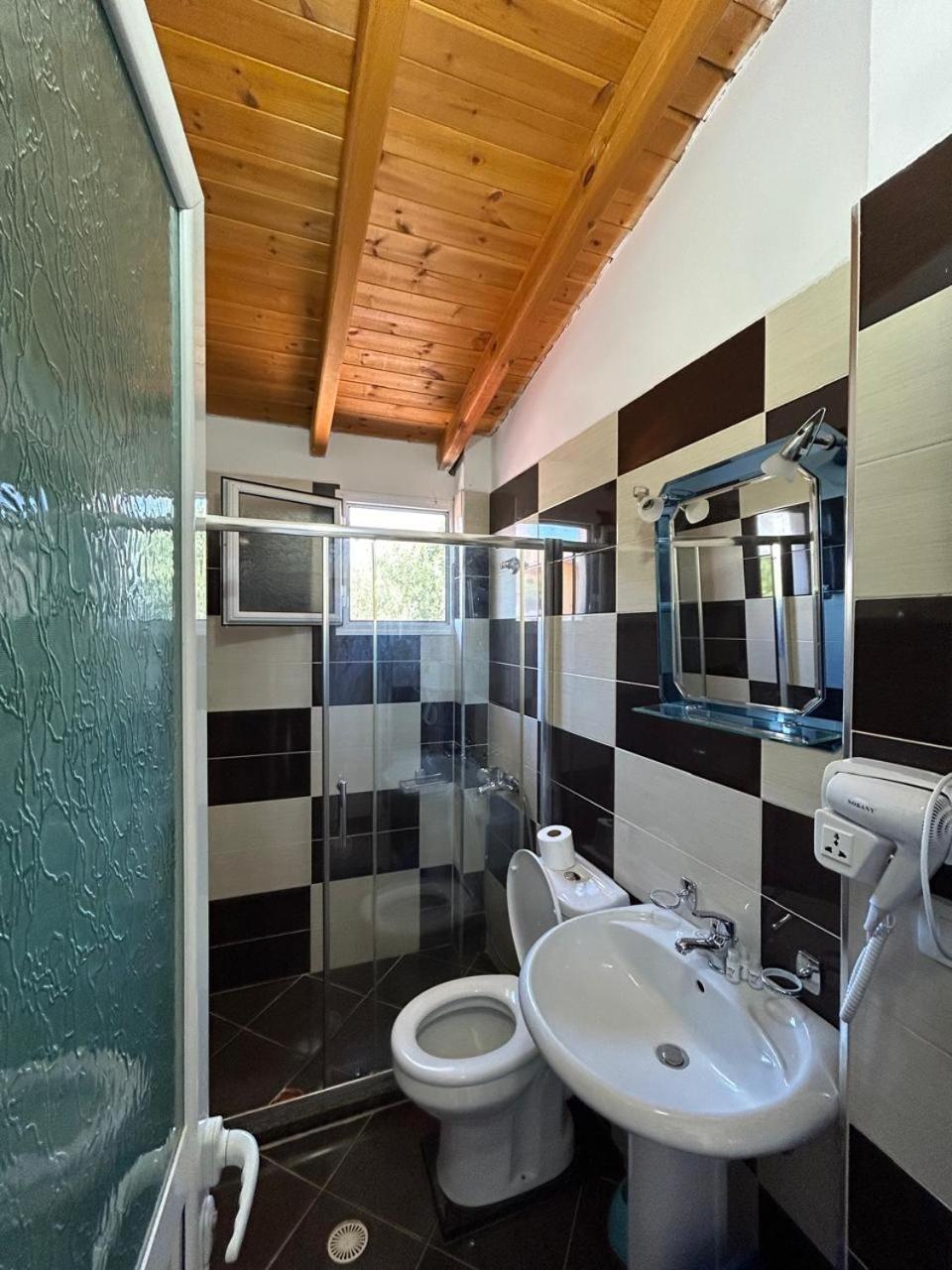 Caushi Apartments คซามิล ภายนอก รูปภาพ